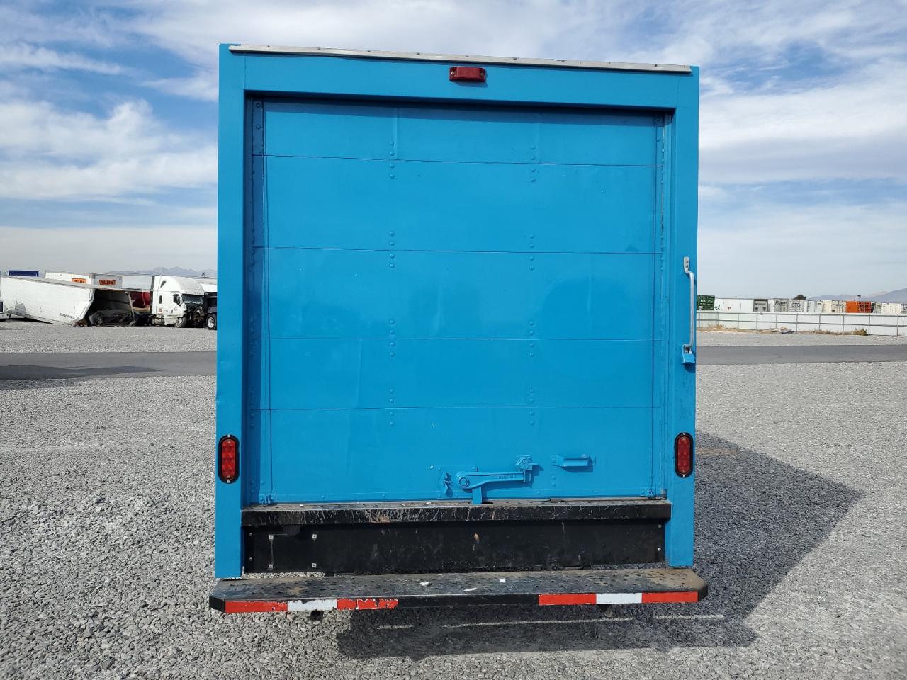 2017 GMC Savana VIN 1GD07RFF1H1902623 Copart auction photo, front end damage thumbnail 6