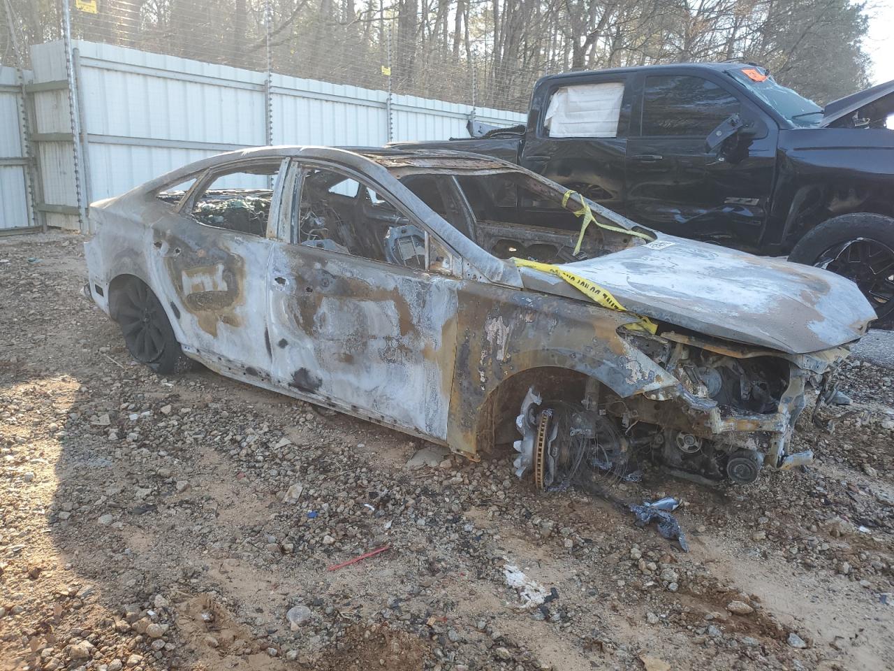 2016 Hyundai Azera VIN KMHFH4JG0GA525811 Copart auction photo, burn damage thumbnail 4