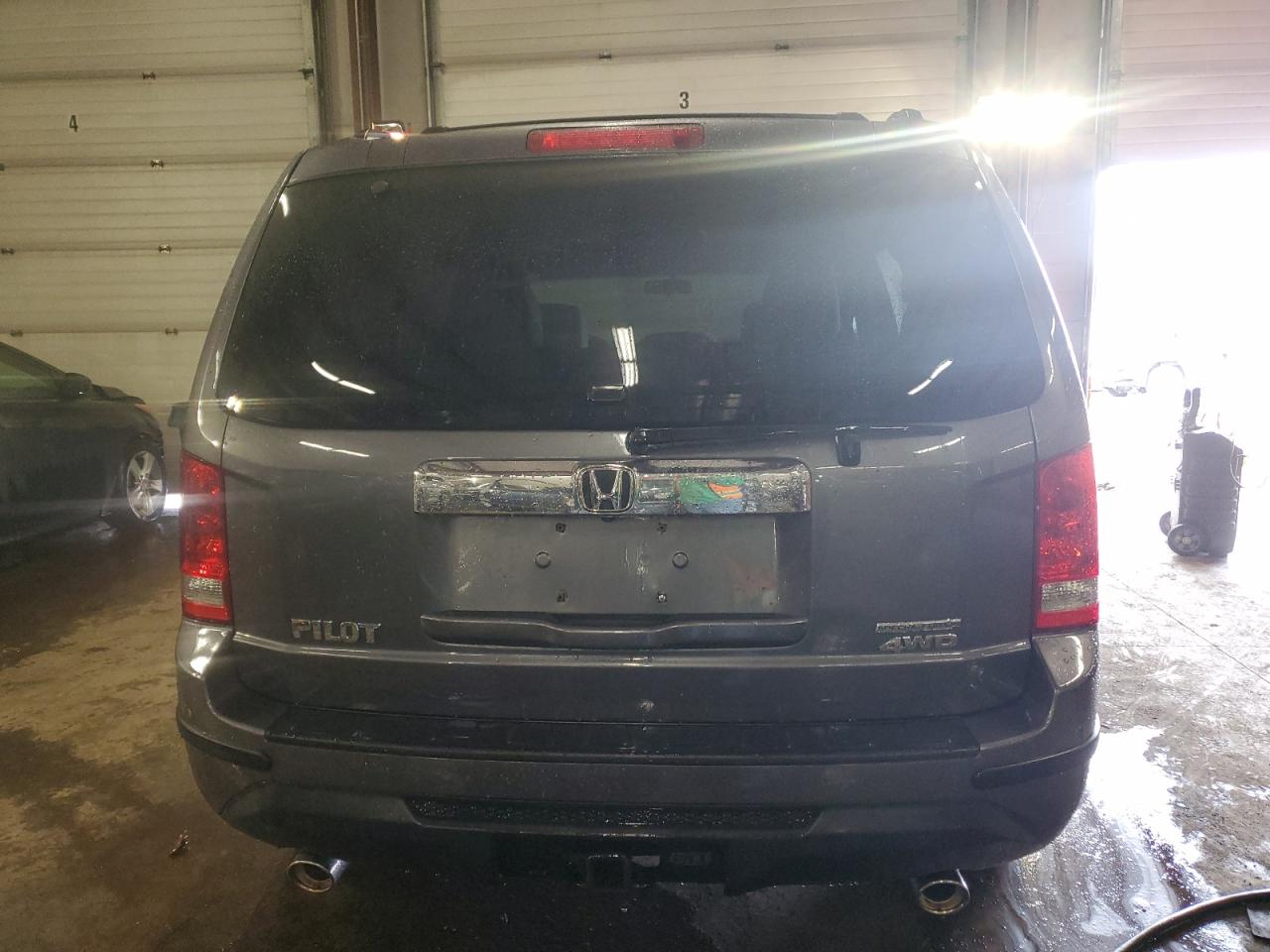 2015 Honda Pilot VIN 5FNYF4H33FB067967 Copart auction photo, front end damage thumbnail 6
