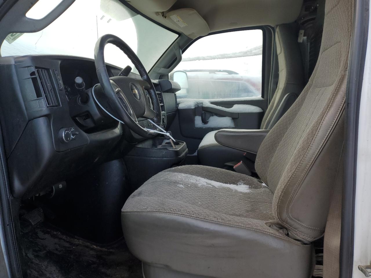 2017 Chevrolet Express VIN 1GCWGAFF8H1305968 Copart auction photo, normal wear damage thumbnail 7