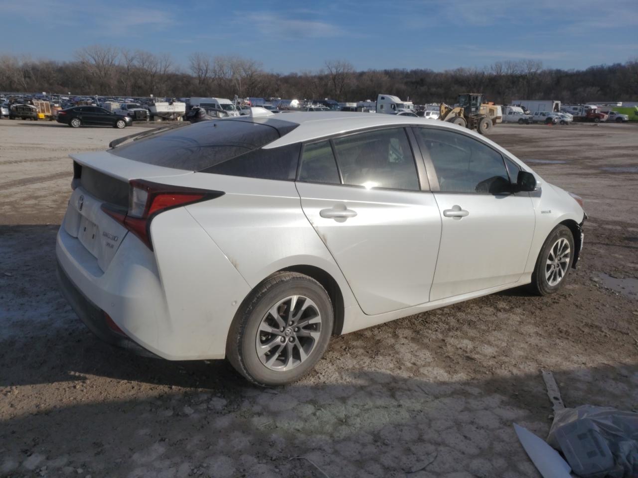 2021 Toyota Prius VIN JTDKAMFU7M3130739 Copart auction photo, side / front end damage thumbnail 3