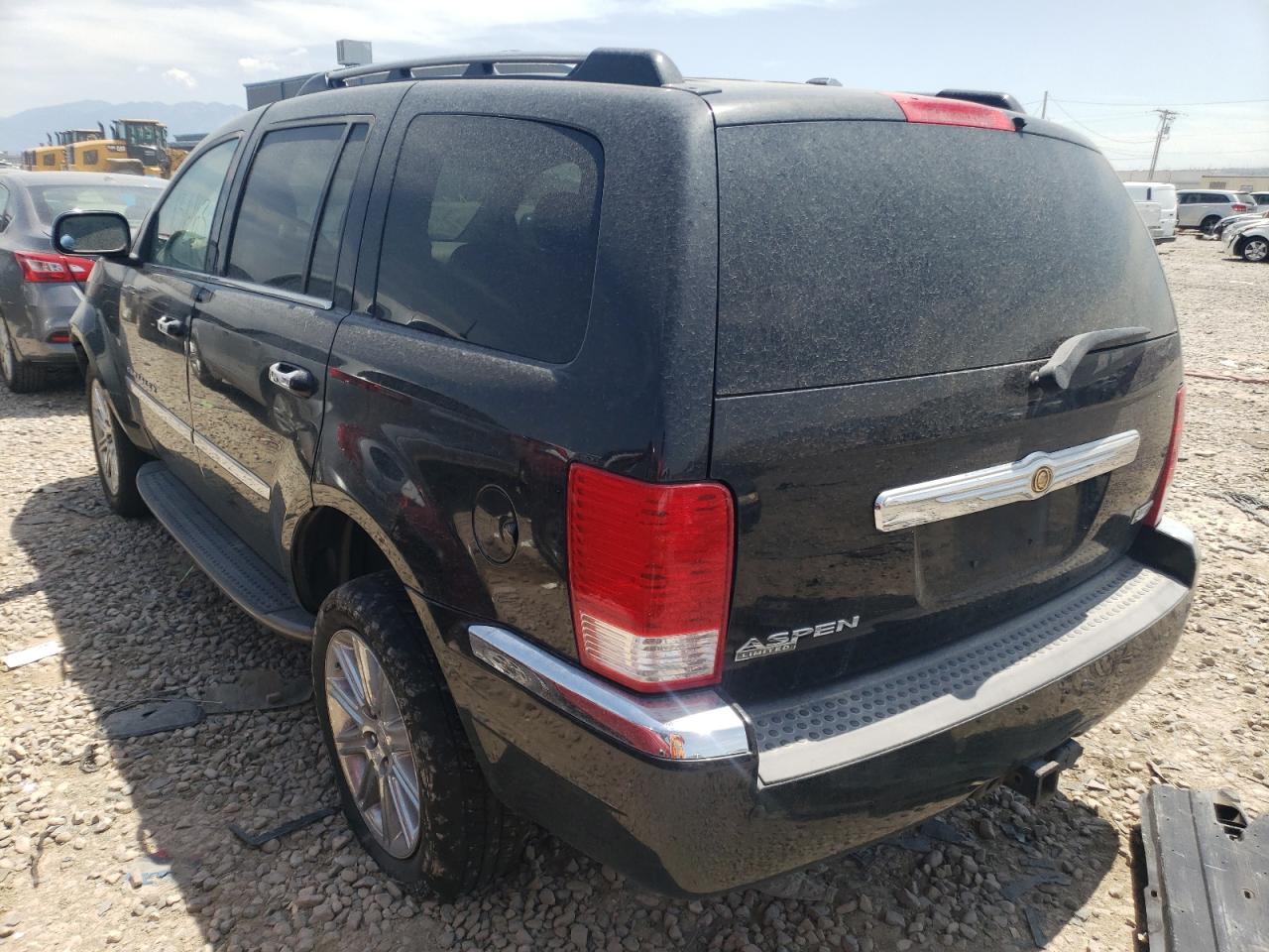 2007 Chrysler Aspen VIN 1A8HW58247F585301 Copart auction photo, front end / minor dent/scratches damage thumbnail 3