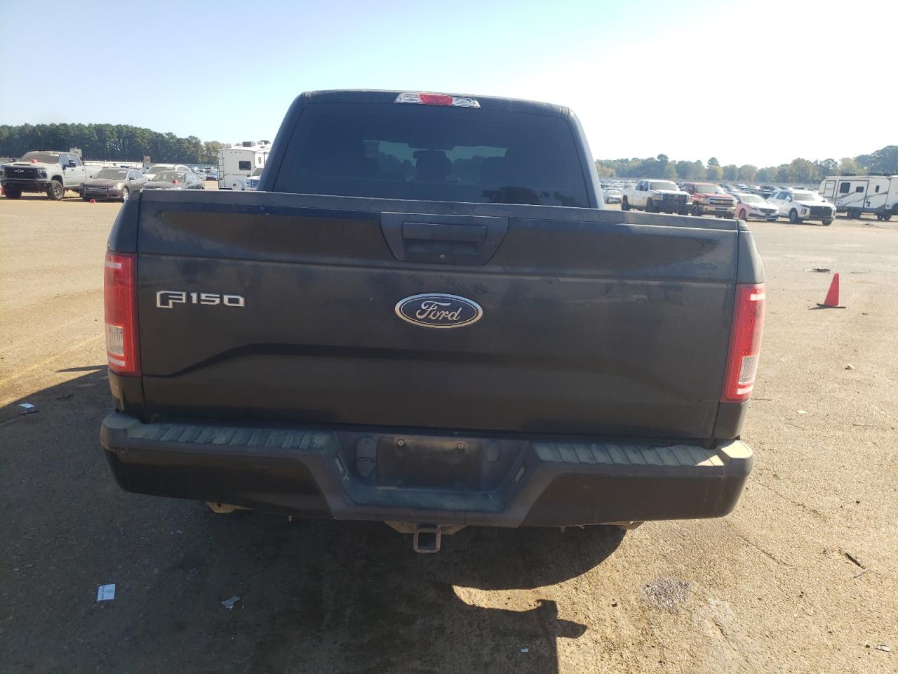 2016 Ford F-150 VIN 1FTEW1CP8GKD33323 Copart auction photo, front end / minor dent/scratches damage thumbnail 6