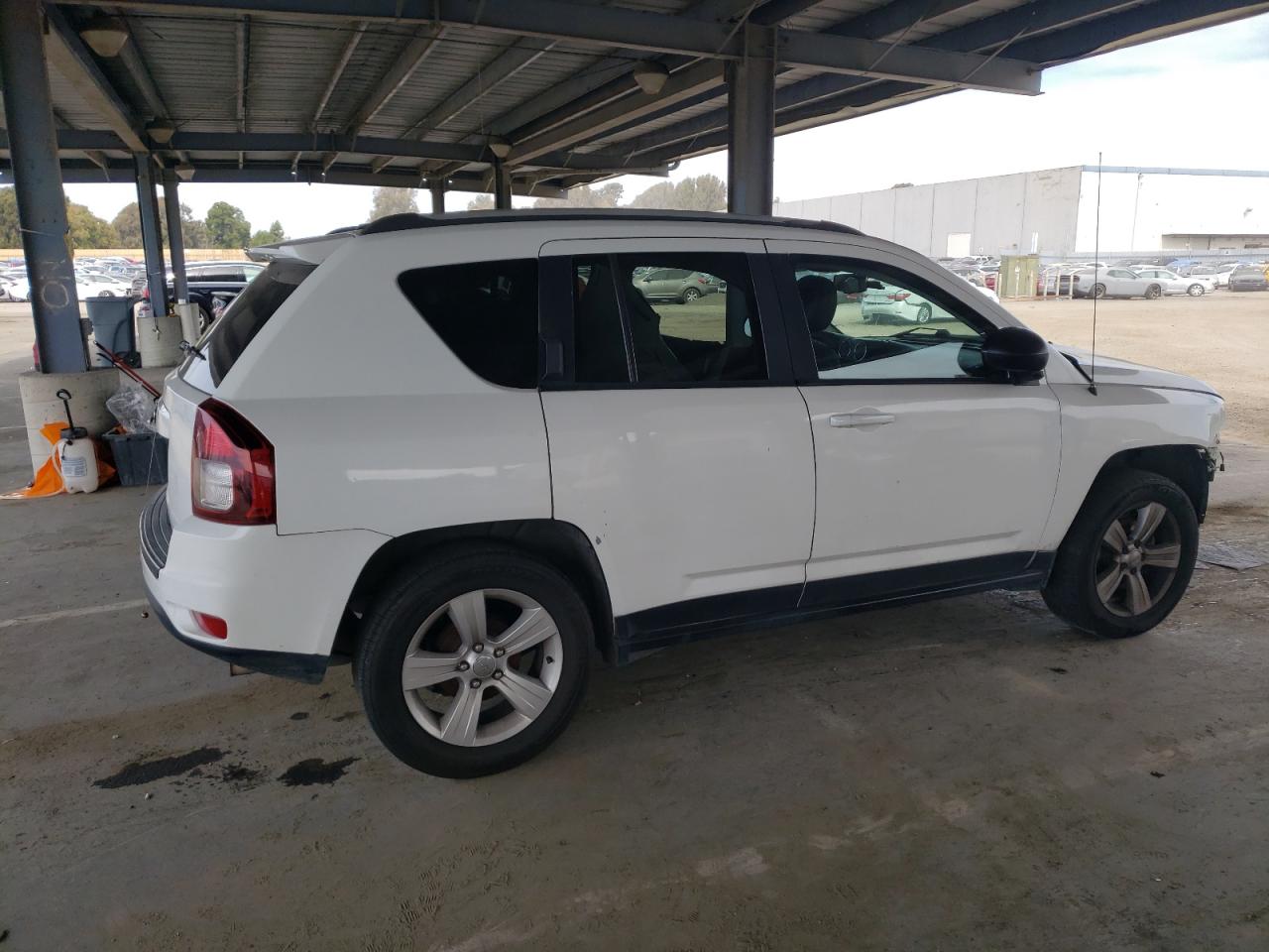 2016 Jeep Compass VIN 1C4NJCBA2GD666676 Copart auction photo, biohazard/chemical / front end damage thumbnail 3