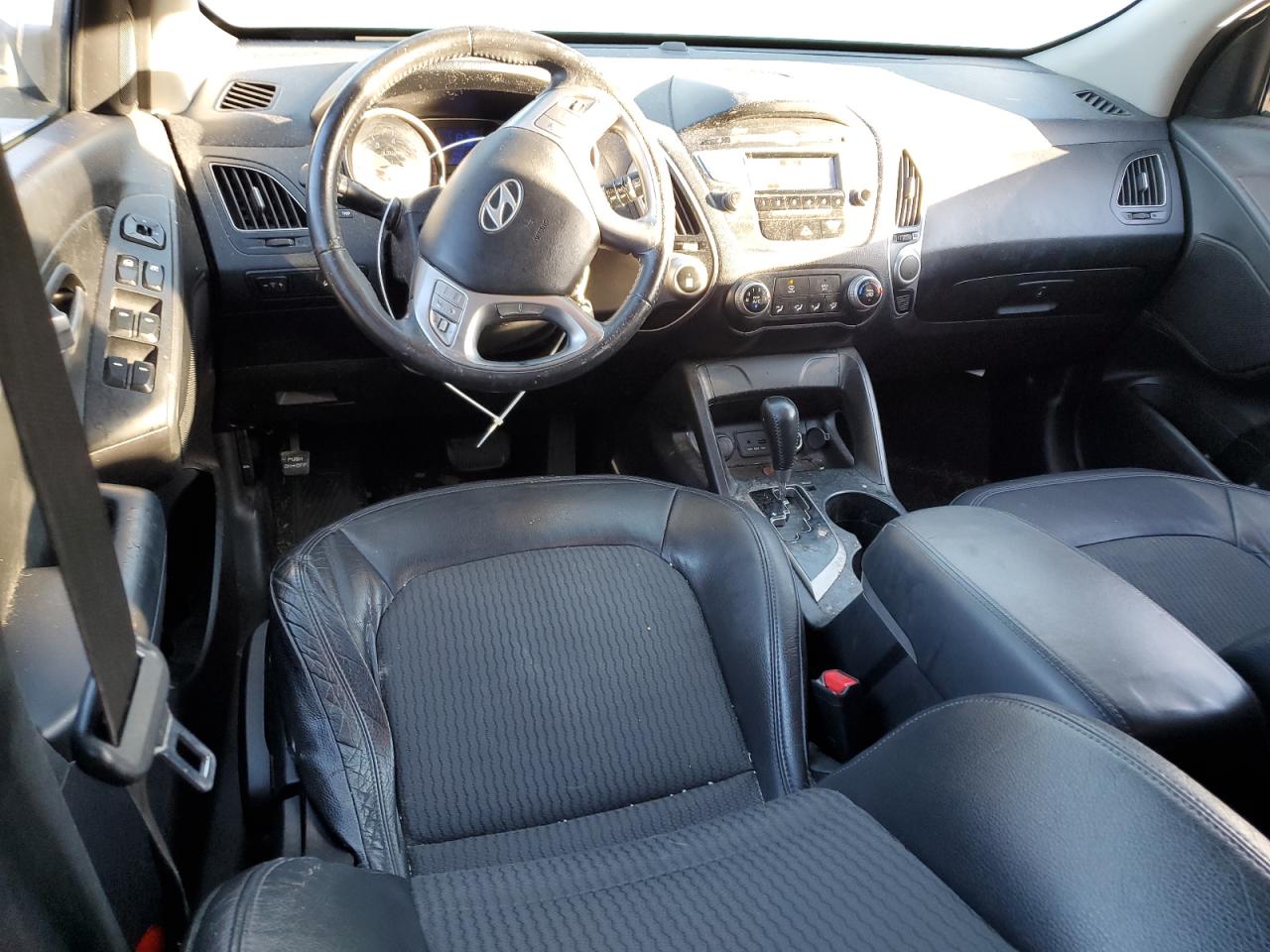 2011 Hyundai Tucson VIN KM8JU3AC4BU219683 Copart auction photo, front end / side damage thumbnail 8