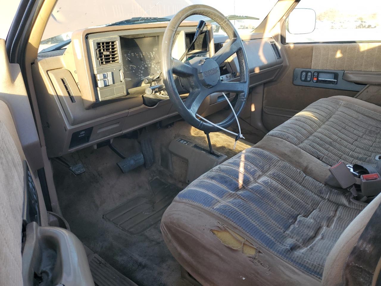 1993 Chevrolet GMT-400 VIN 1GCEK14K8PZ160666 Copart auction photo, rear end damage thumbnail 8