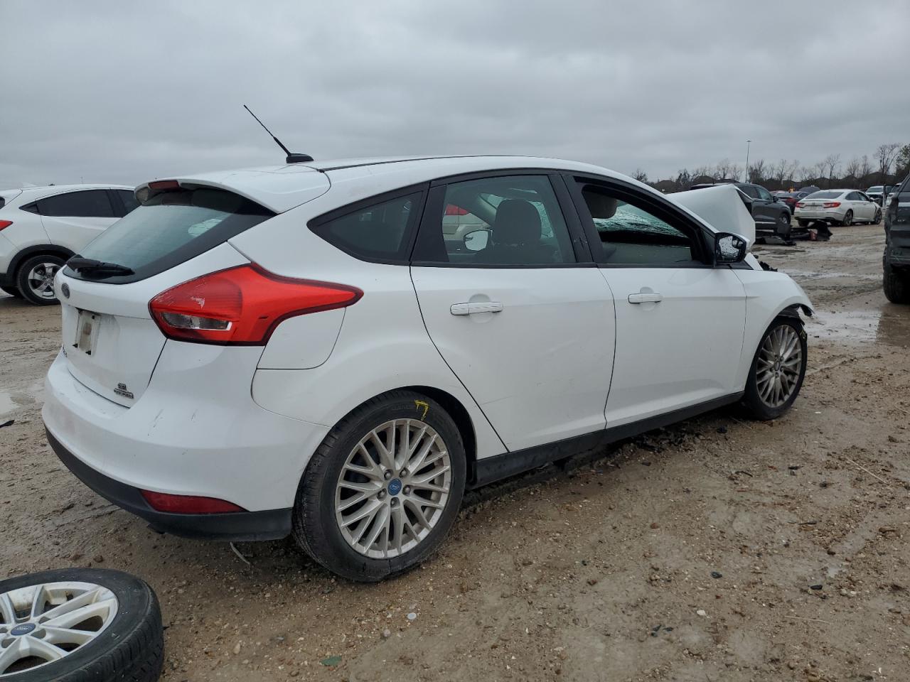 2016 Ford Focus VIN 1FADP3K27GL263453 Copart auction photo, front end damage thumbnail 3