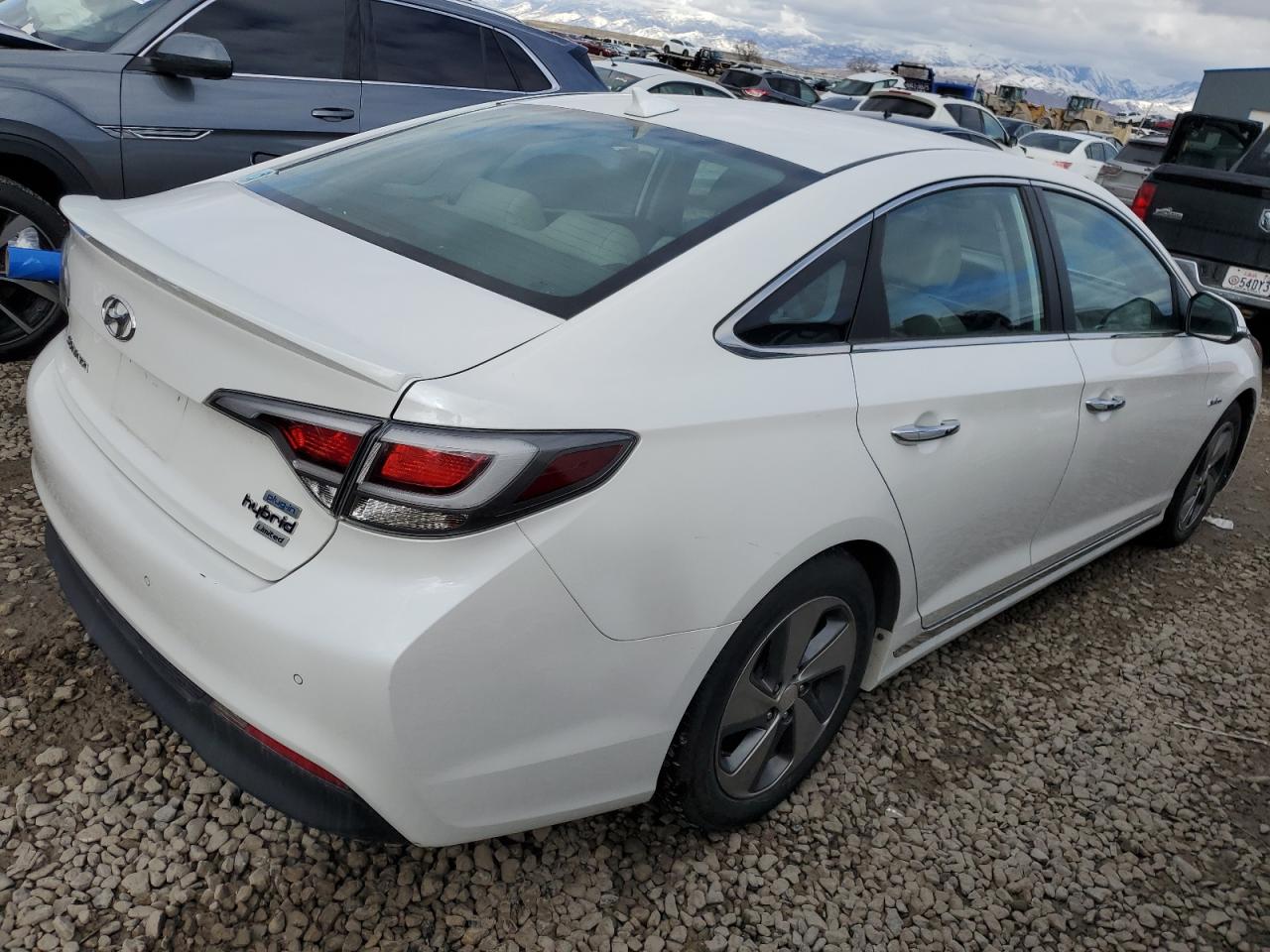 2016 Hyundai Sonata VIN KMHE54L28GA030875 Copart auction photo, side damage thumbnail 3