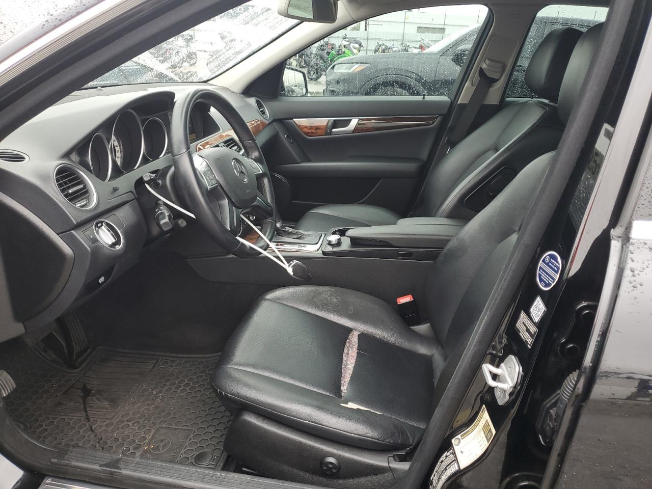 2012 Mercedes-Benz C-klasse VIN WDDGF8BBXCA705404 Copart auction photo, side / rear end damage thumbnail 7