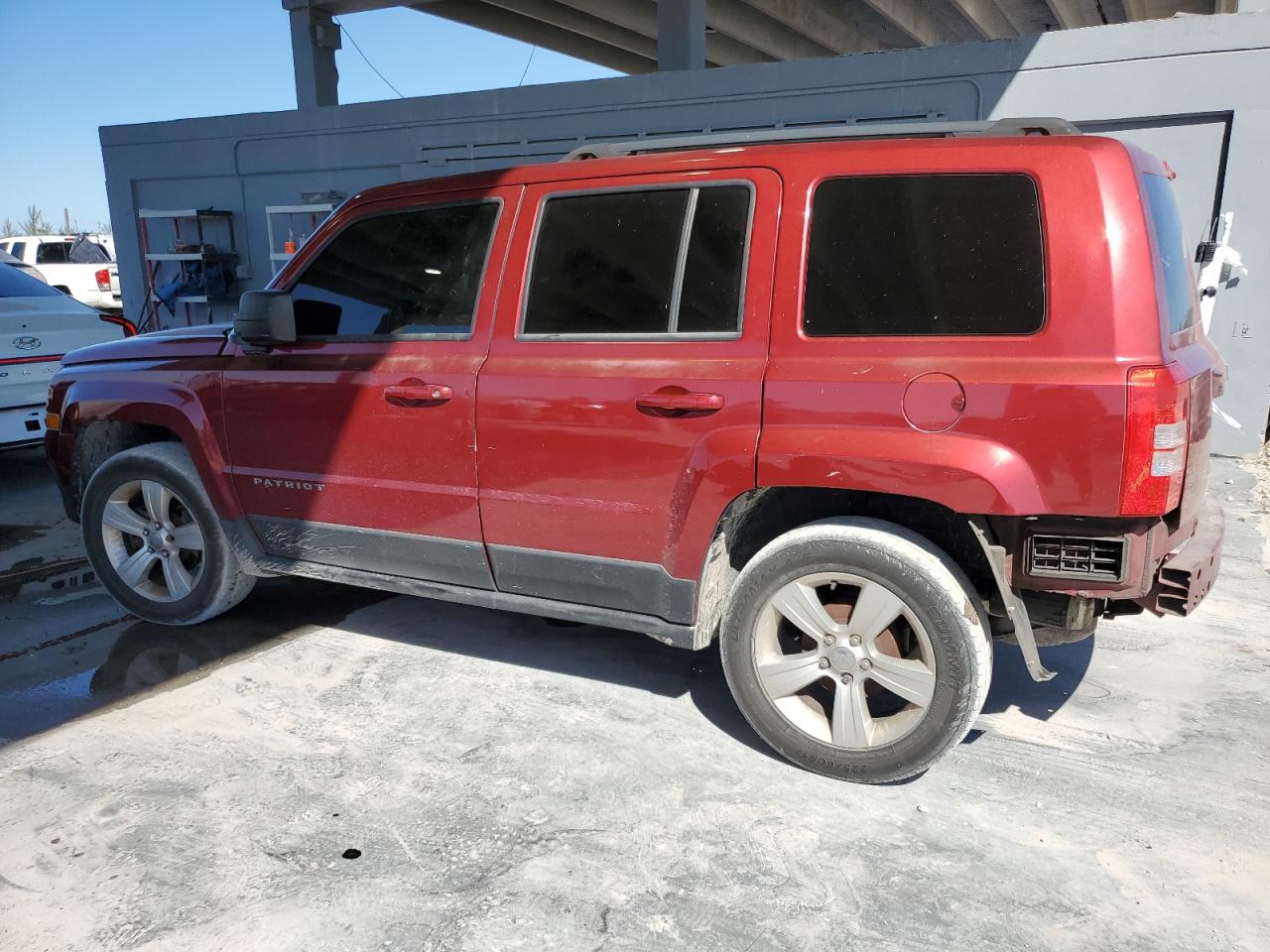 2013 Jeep Liberty (Patriot) VIN 1C4NJPFA3DD182951 Copart auction photo, rear end / minor dent/scratches damage thumbnail 2