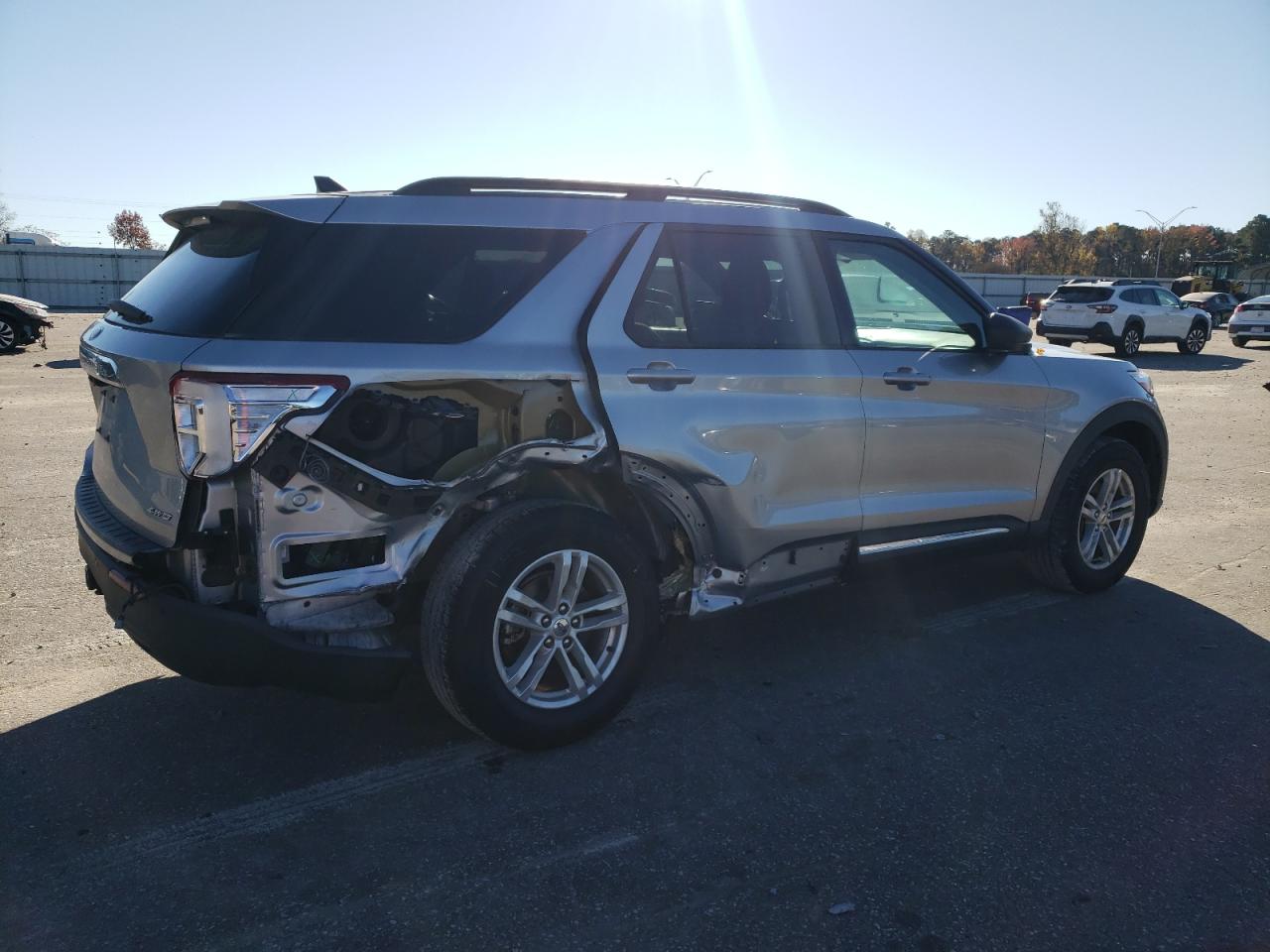 2022 Ford Explorer VIN 1FMSK8DH5NGA66362 Copart auction photo, rear end / side damage thumbnail 3