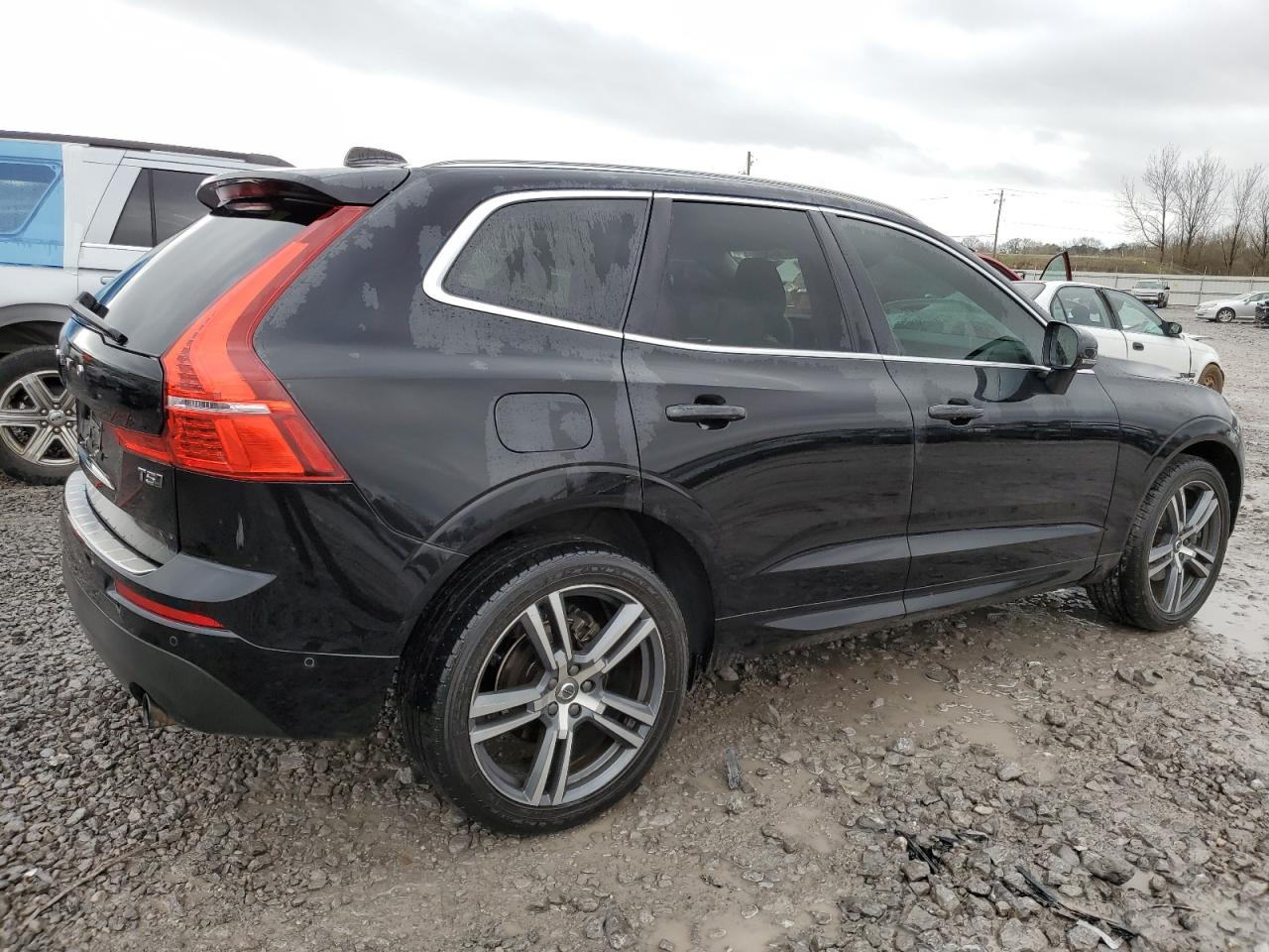 2018 Volvo XC60 VIN LYV102RK1JB069465 Copart auction photo, front end damage thumbnail 3