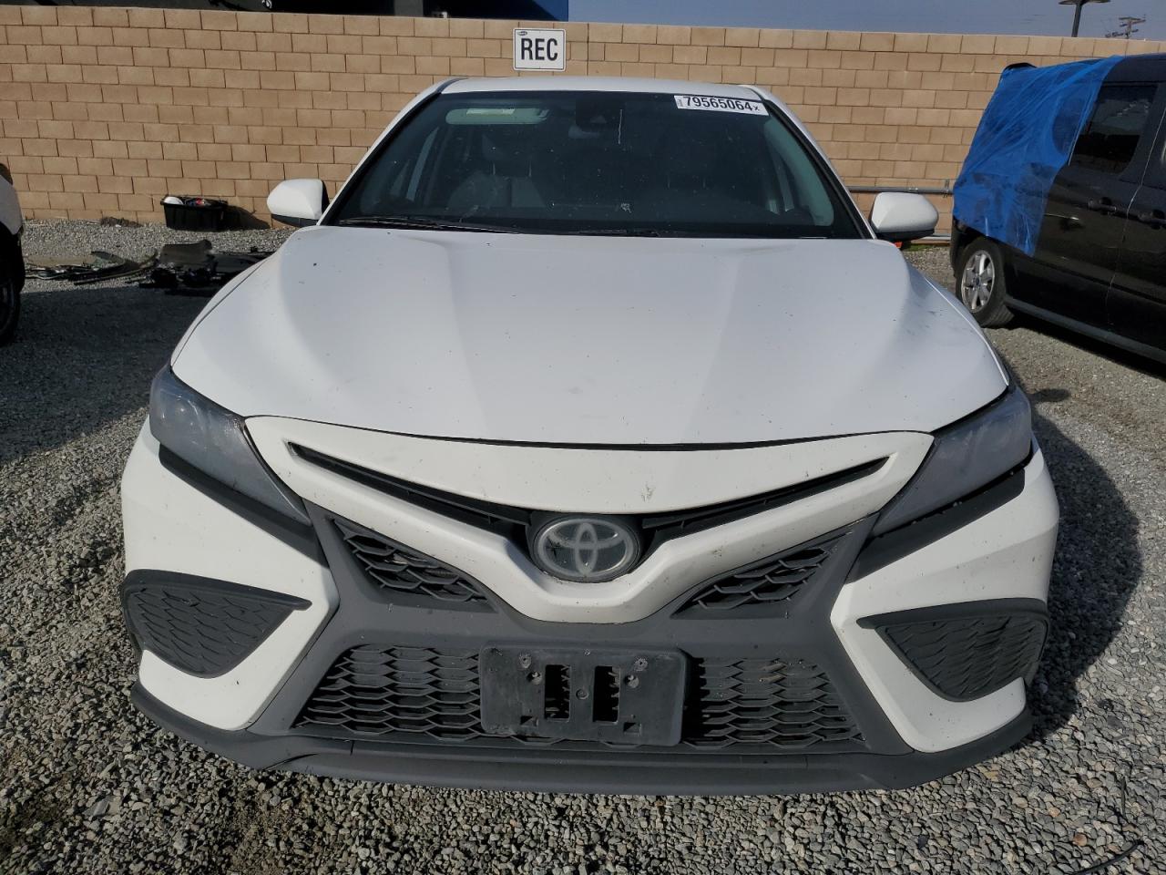 2021 Toyota Camry VIN 4T1G11AK1MU535754 Copart auction photo, rear end / front end damage thumbnail 5