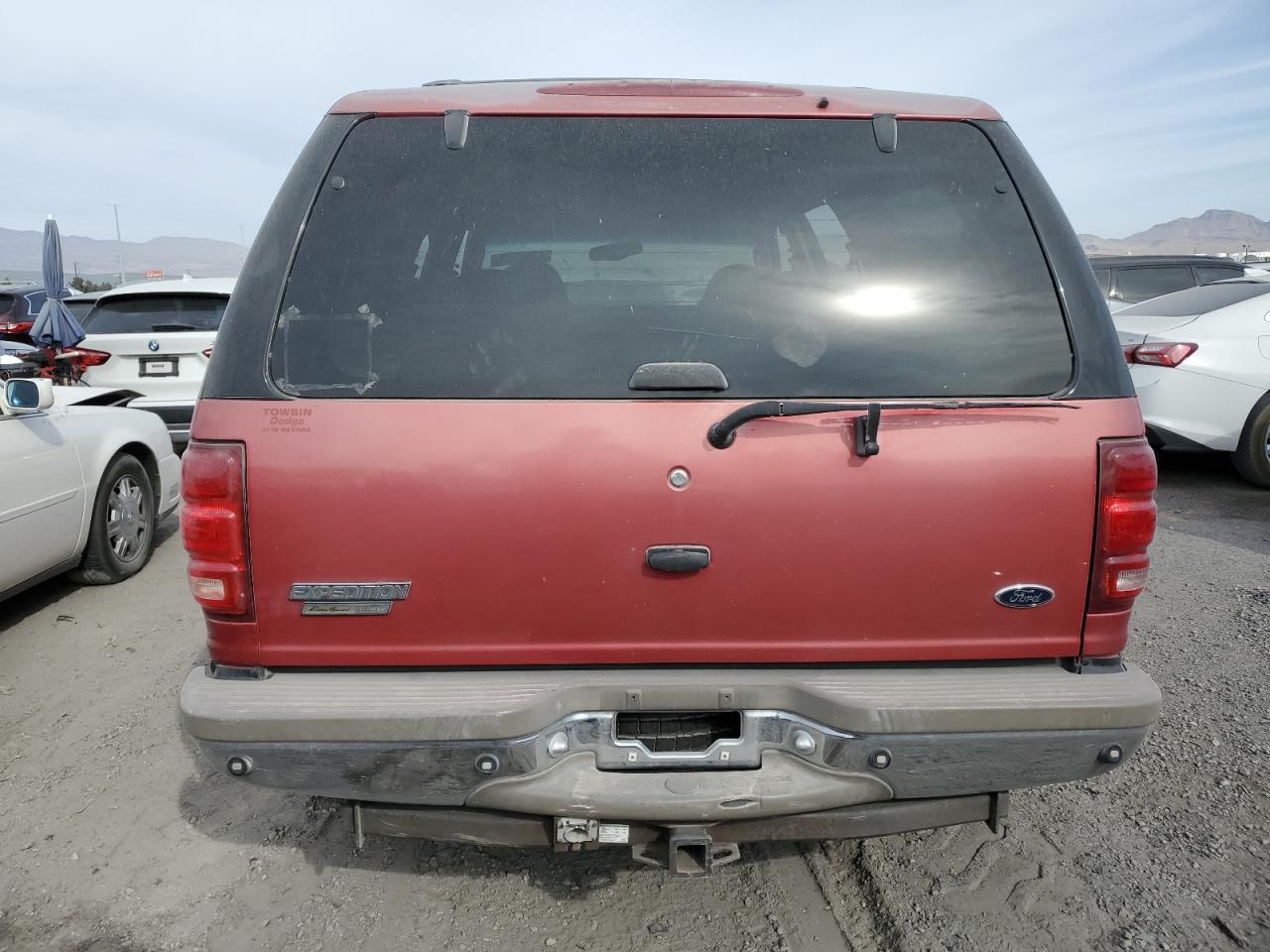 2000 Ford Expedition VIN 1FMEU17L5YLB06434 Copart auction photo, side / front end damage thumbnail 6