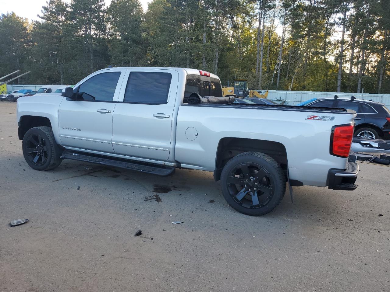 2016 Chevrolet Silverado VIN 3GCUKREC5GG207377 Copart auction photo, front end damage thumbnail 2