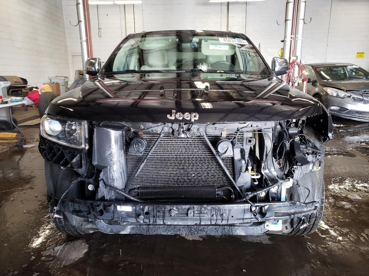 2015 Jeep Grand Cherokee VIN 1C4RJFBG0FC725655 Copart auction photo, front end / minor dent/scratches damage thumbnail 5