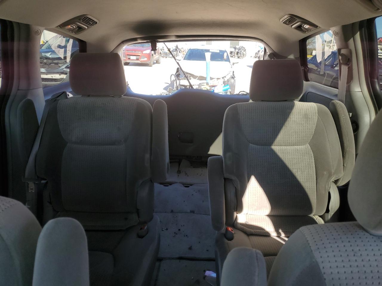 2006 Toyota Sienna VIN 5TDZA23C06S586114 Copart auction photo, rear end damage thumbnail 10