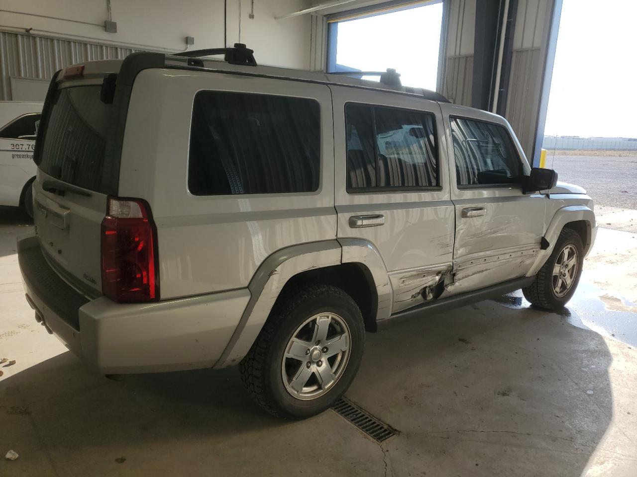 2007 Jeep Commander VIN 1J8HG58247C632907 Copart auction photo, all over damage thumbnail 3