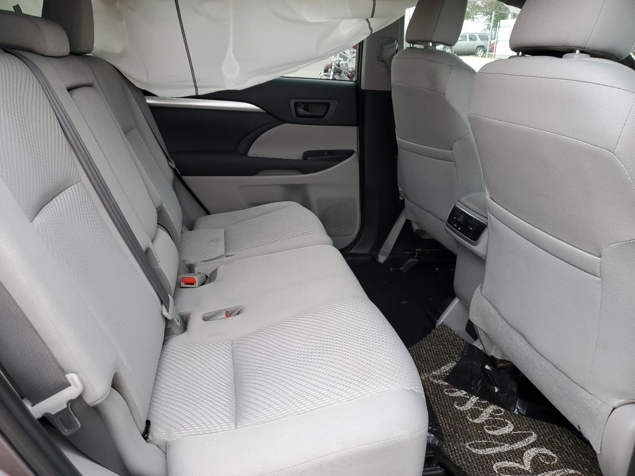 2019 Toyota Highlander VIN 5TDBZRFH9KS701409 Copart auction photo, burn / minor dent/scratches damage thumbnail 10