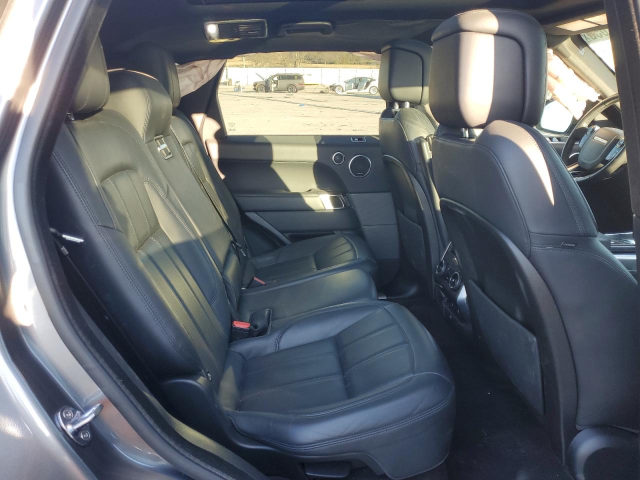 2019 Land Rover Range Rover VIN SALWR2RV7KA841555 Copart auction photo, side / rear end damage thumbnail 11