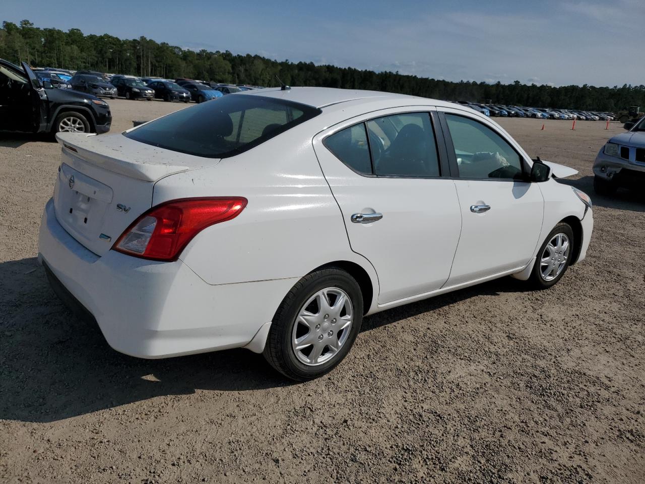 2015 Nissan Versa VIN 3N1CN7AP7FL918300 Copart auction photo, front end damage thumbnail 3
