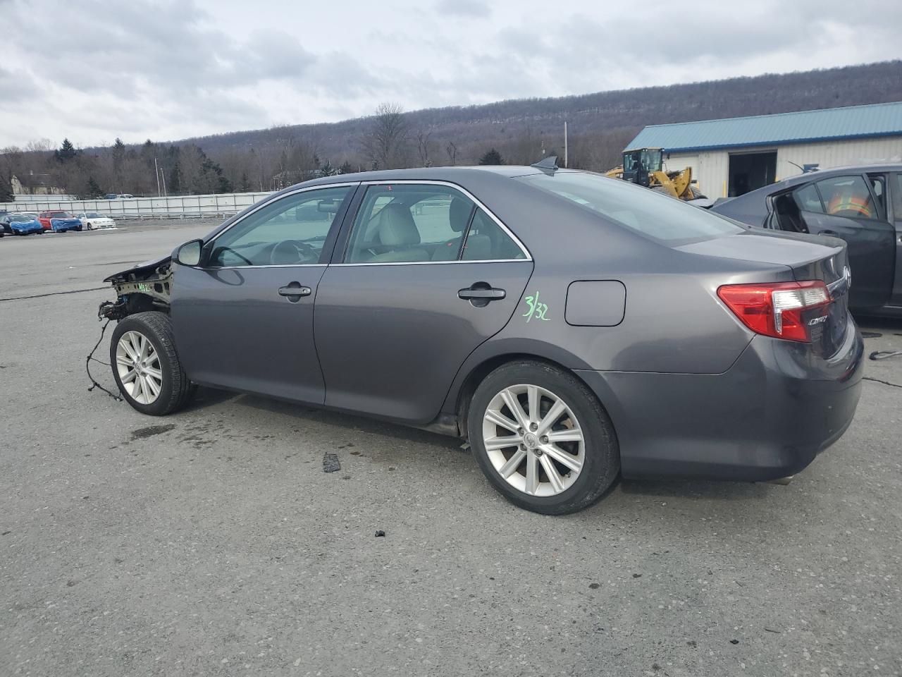 2014 Toyota Camry VIN 4T1BK1FKXEU546107 Copart auction photo, front end / minor dent/scratches damage thumbnail 2