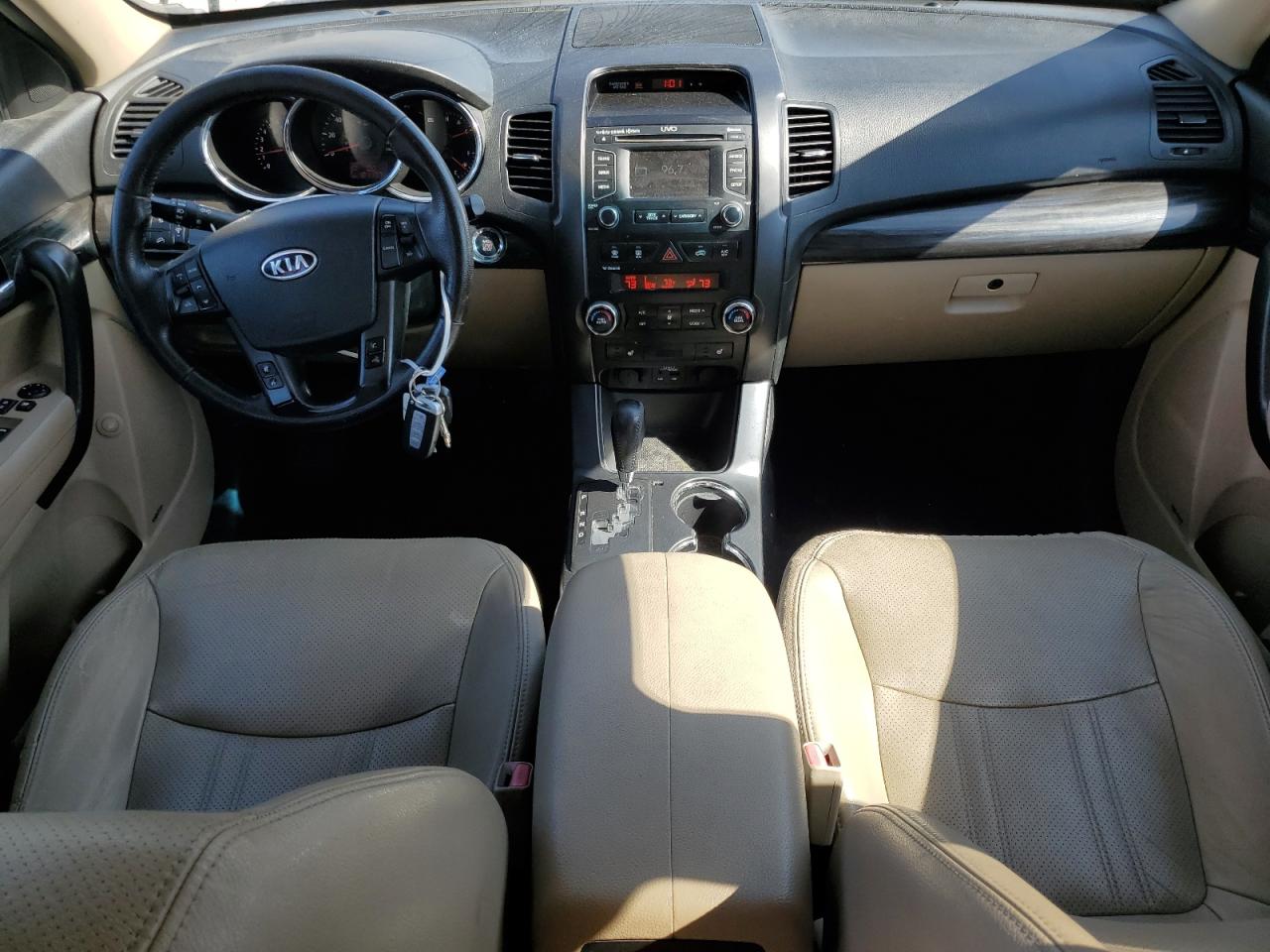 2012 KIA Sorento VIN 5XYKUDA22CG201112 Copart auction photo, front end / minor dent/scratches damage thumbnail 8