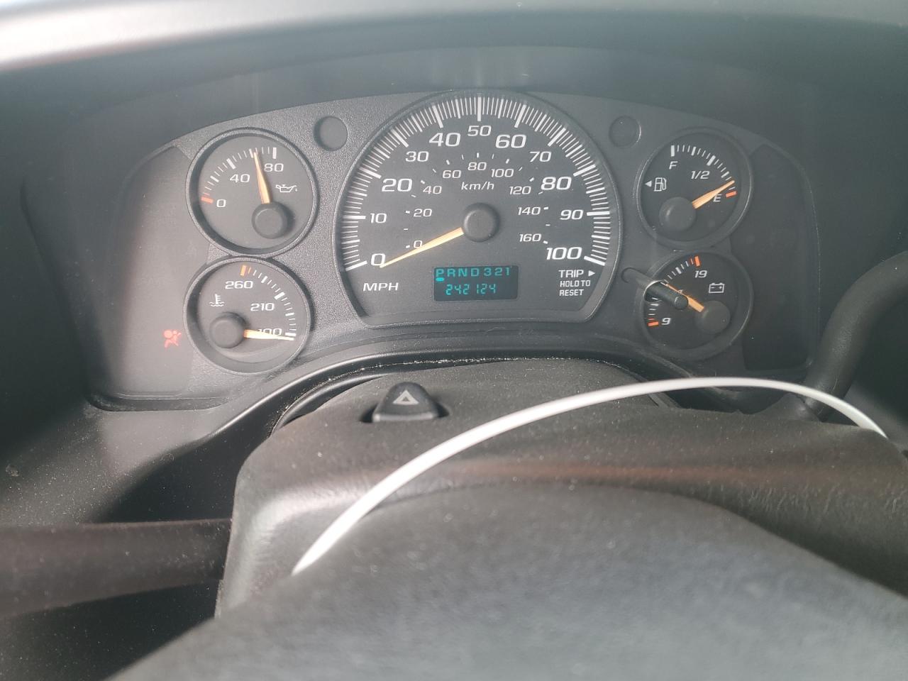 2006 Chevrolet Express VIN 1GCFG15X661123614 Copart auction photo, all over damage thumbnail 9