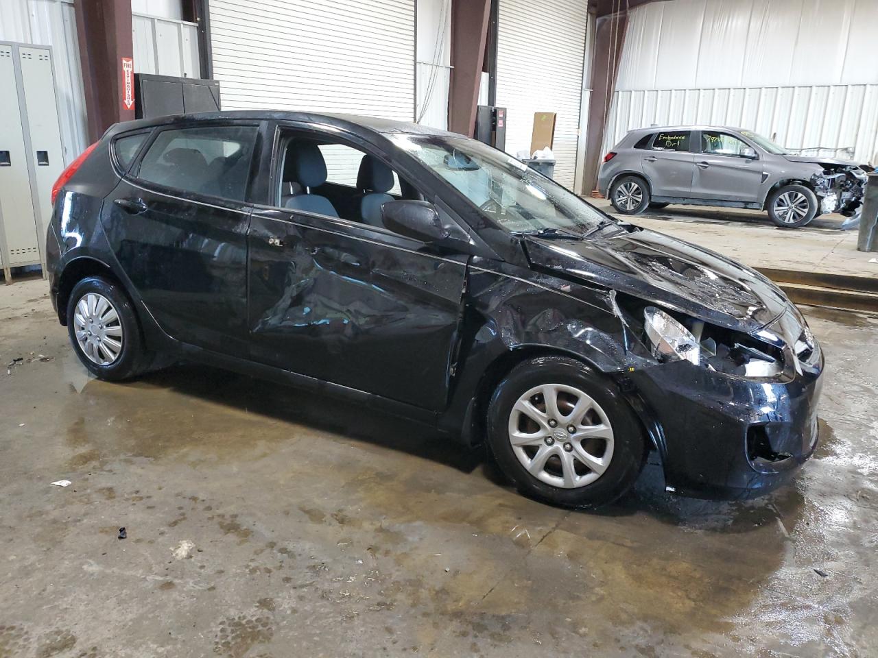 2013 Hyundai Accent VIN KMHCT5AE8DU093565 Copart auction photo, front end / side damage thumbnail 4