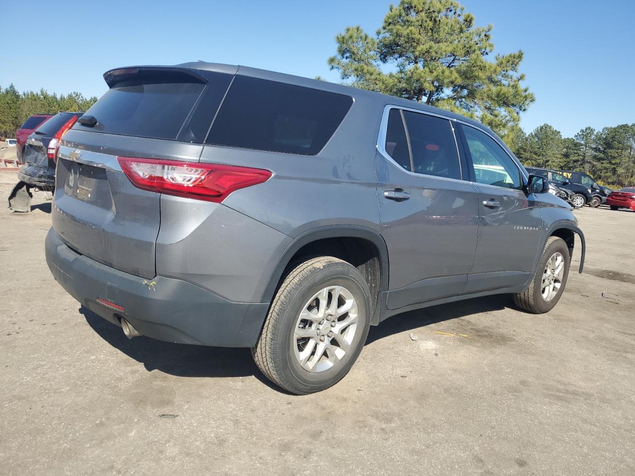 2020 Chevrolet Traverse VIN 1GNERFKW7LJ272082 Copart auction photo, front end damage thumbnail 3