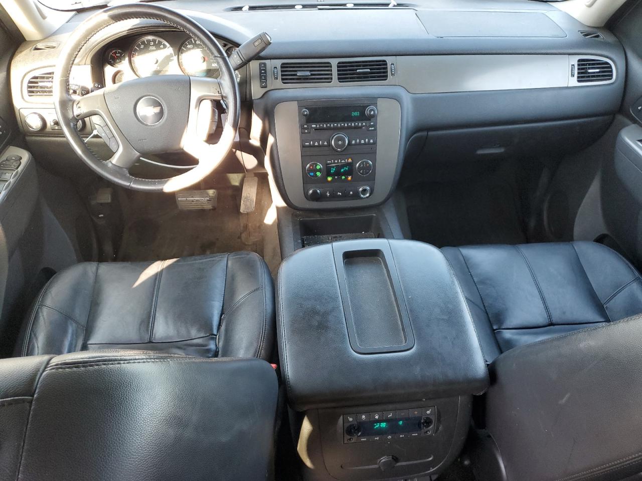 2010 Chevrolet Tahoe VIN 1GNUKBE09AR117726 Copart auction photo, all over damage thumbnail 8