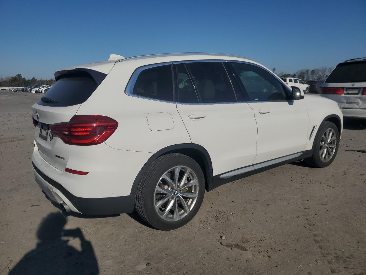 2018 BMW X3 VIN 5UXTR9C59JLD69343 Copart auction photo, water/flood / minor dent/scratches damage thumbnail 3