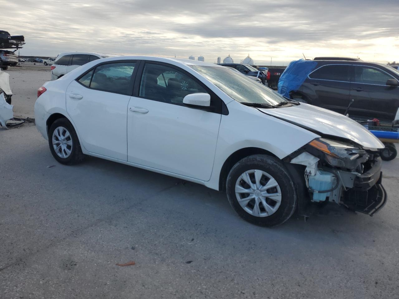 2018 Toyota Corolla VIN 5YFBURHEXJP803844 Copart auction photo, front end / side damage thumbnail 4