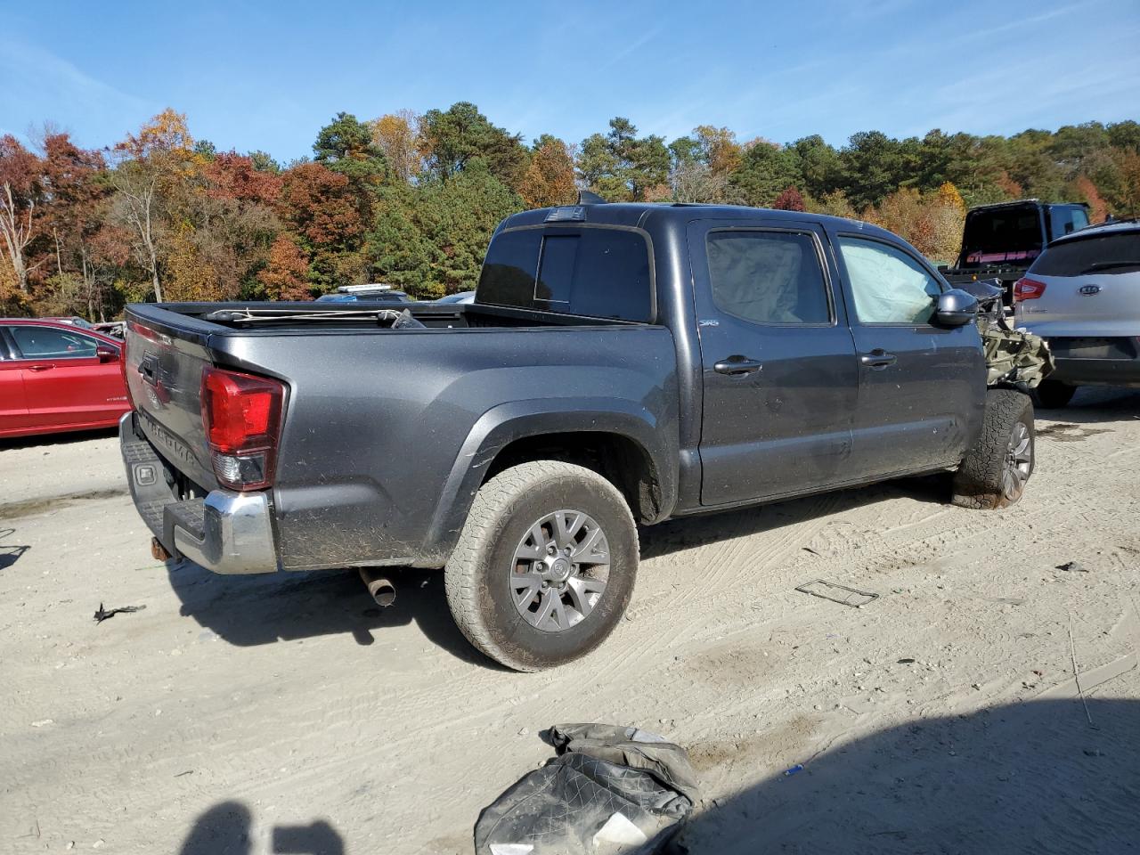 2019 Toyota Tacoma VIN 5TFCZ5AN3KX194334 Copart auction photo, rollover damage thumbnail 3