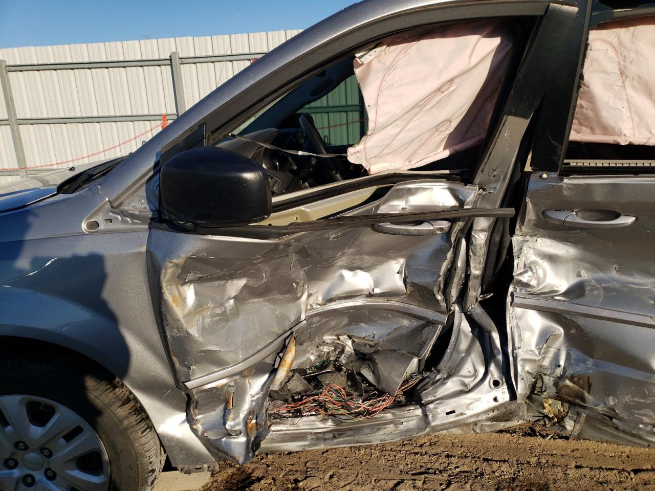 2016 Dodge Caravan VIN 2C4RDGBGXGR318366 Copart auction photo, all over damage thumbnail 7
