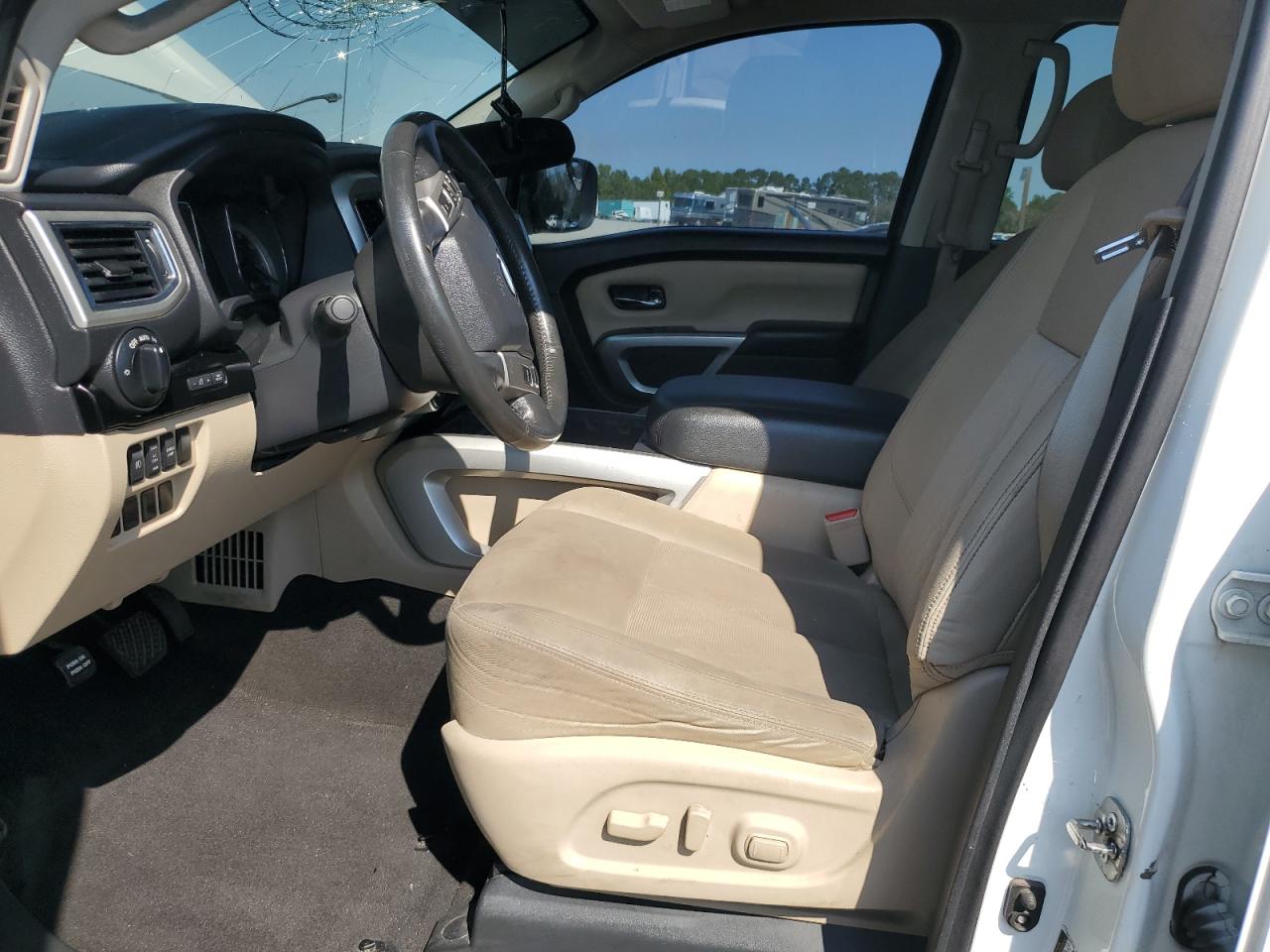 2017 Nissan Titan VIN 1N6AA1E56HN575081 Copart auction photo, front end damage thumbnail 7