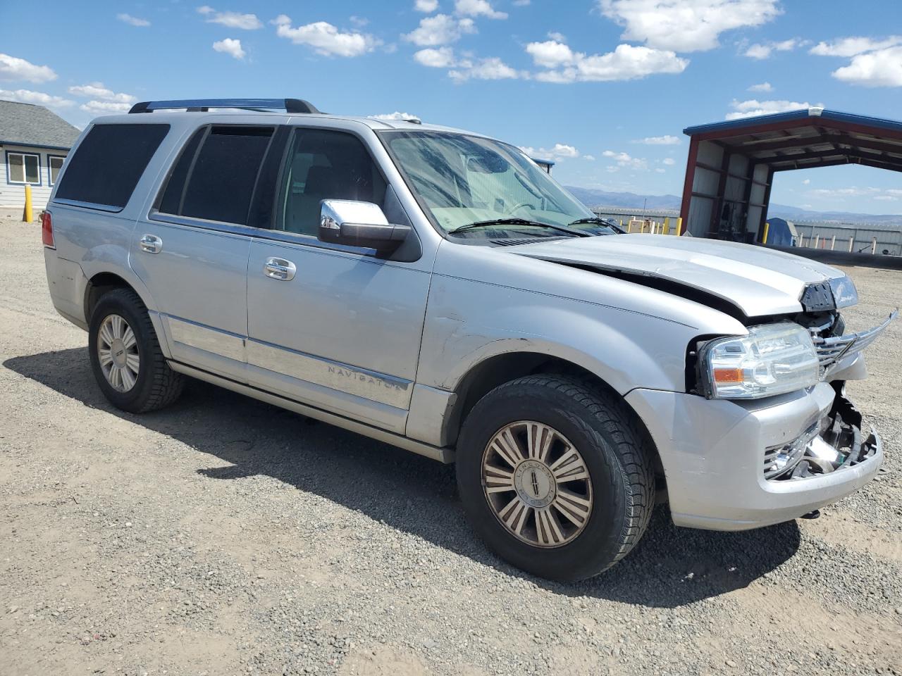 2010 Lincoln Navigator VIN 5LMJJ2J57AEJ03503 Copart auction photo, front end / side damage thumbnail 4