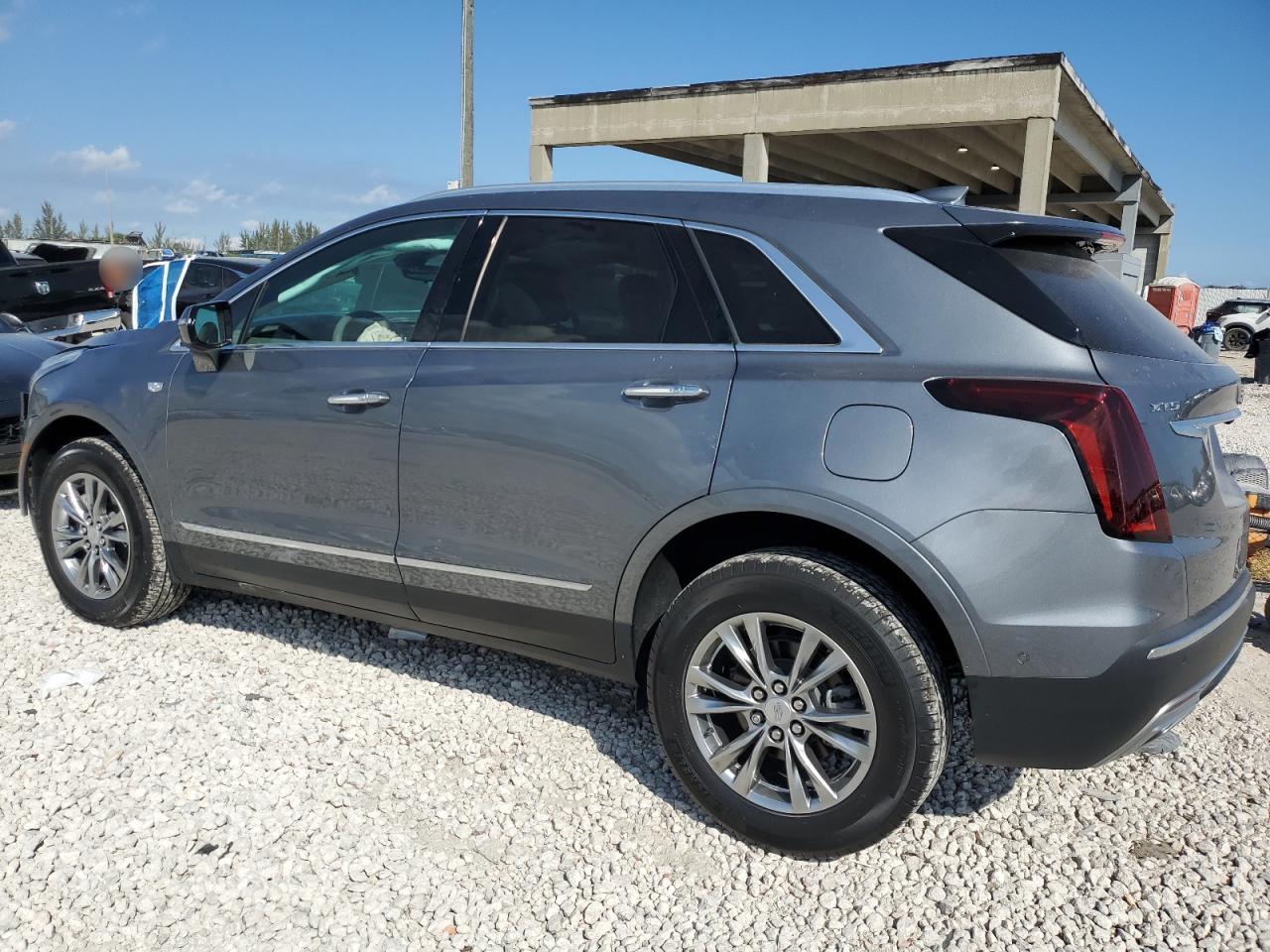 2021 Cadillac XT5 VIN 1GYKNCR42MZ152066 Copart auction photo, front end / minor dent/scratches damage thumbnail 2