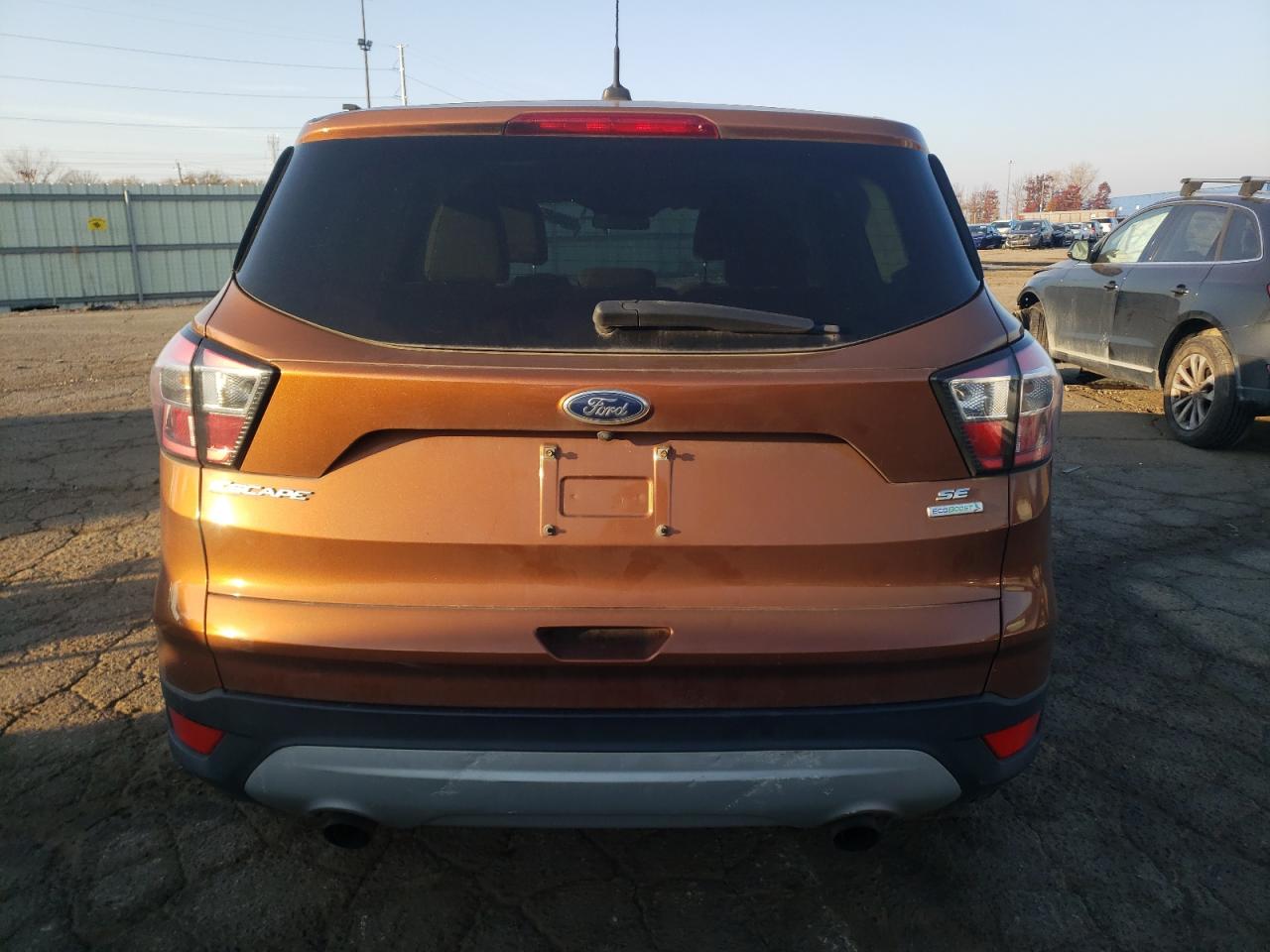 2017 Ford Escape VIN 1FMCU0GD8HUC77733 Copart auction photo, minor dent/scratches damage thumbnail 6