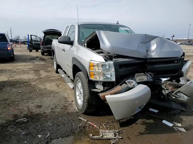 2008 Chevrolet Silverado VIN 2GCEK190781304600 Copart auction photo, front end damage thumbnail 10