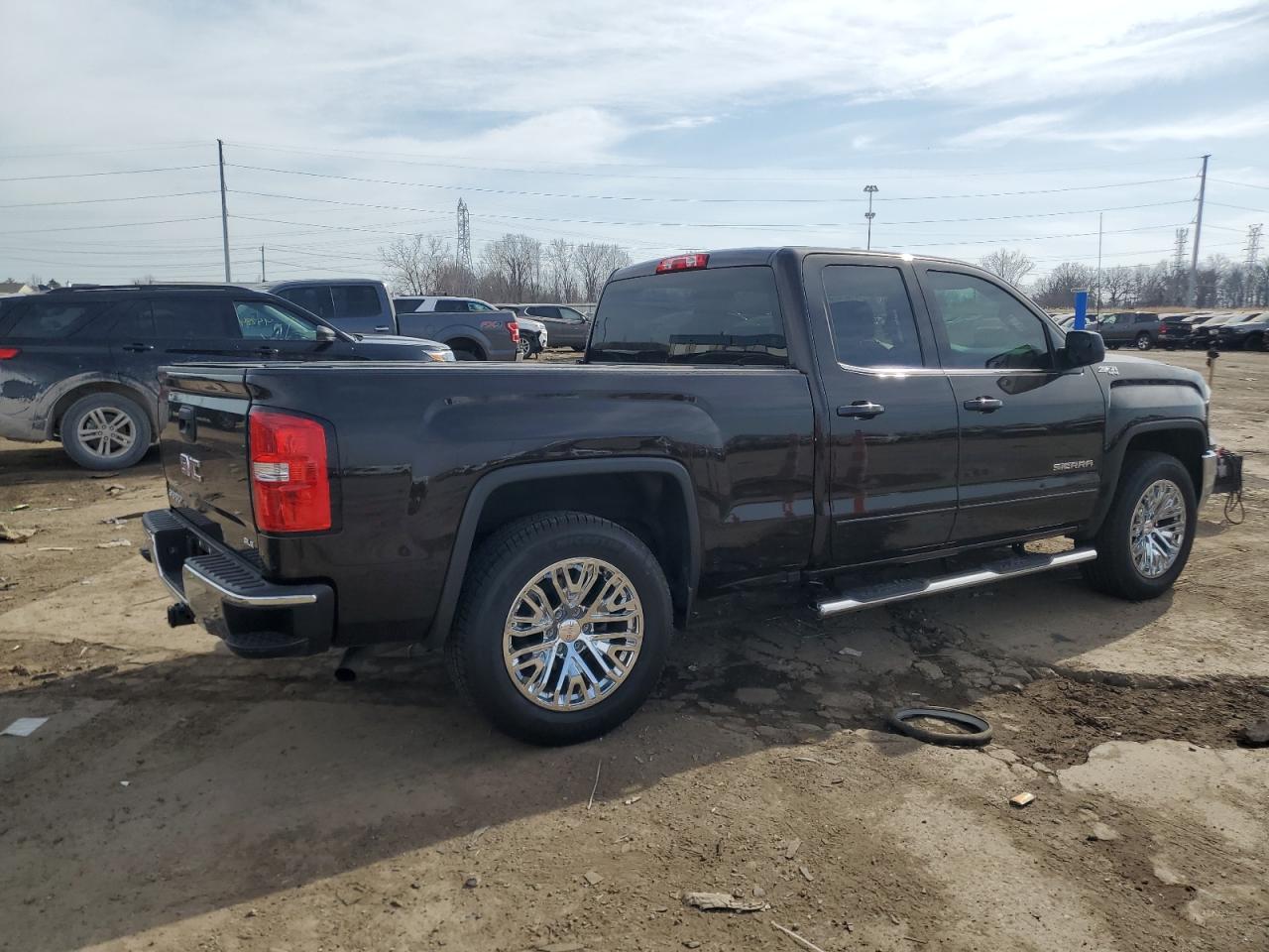 2019 GMC Sierra VIN 2GTV2MEC9K1126567 Copart auction photo, side / rear end damage thumbnail 3