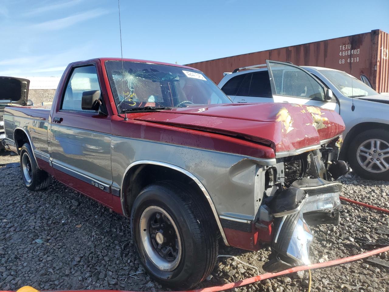 1991 Chevrolet S-10 Pickup VIN 1GCCS14Z3M8264536 Copart auction photo, front end / side damage thumbnail 4