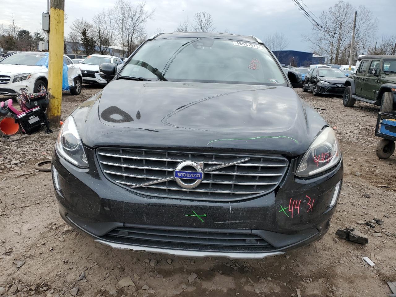 2017 Volvo XC60 VIN YV449MRU9H2013167 Copart auction photo, front end / rear end damage thumbnail 5