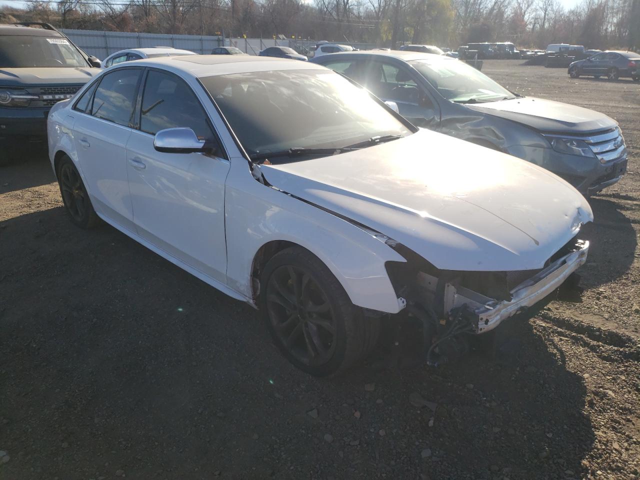 2014 Audi RS4 VIN WAUBGAFL2EA057620 Copart auction photo, front end / minor dent/scratches damage thumbnail 4