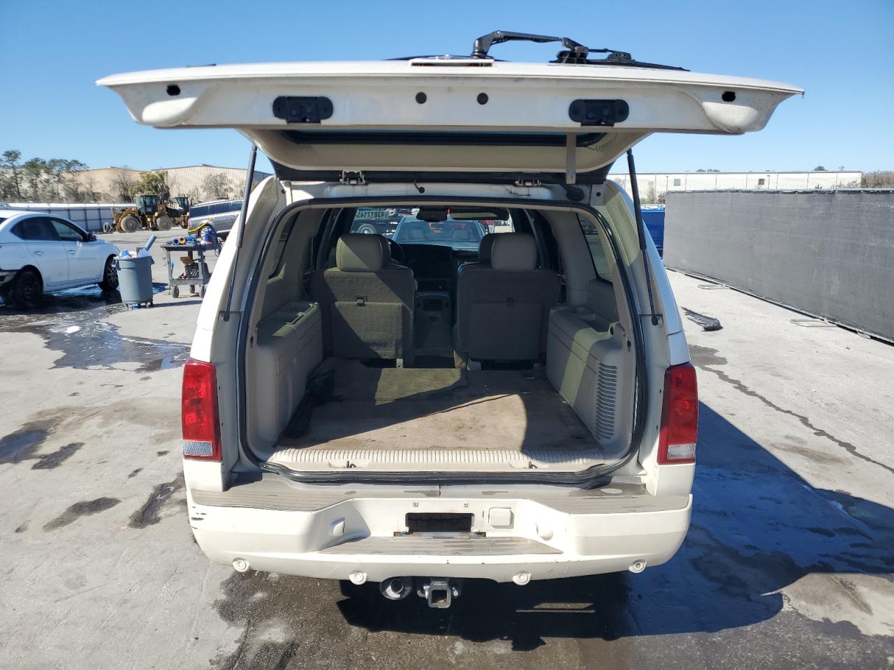 2004 Cadillac Escalade VIN 3GYFK66N84G308202 Copart auction photo, front end damage thumbnail 6