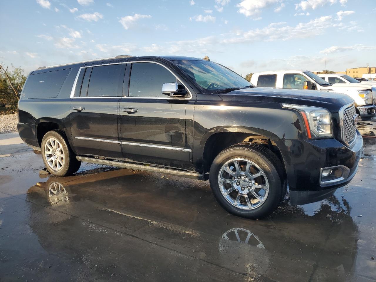 2015 GMC Yukon VIN 1GKS2JKJ4FR181126 Copart auction photo, front end / side damage thumbnail 4
