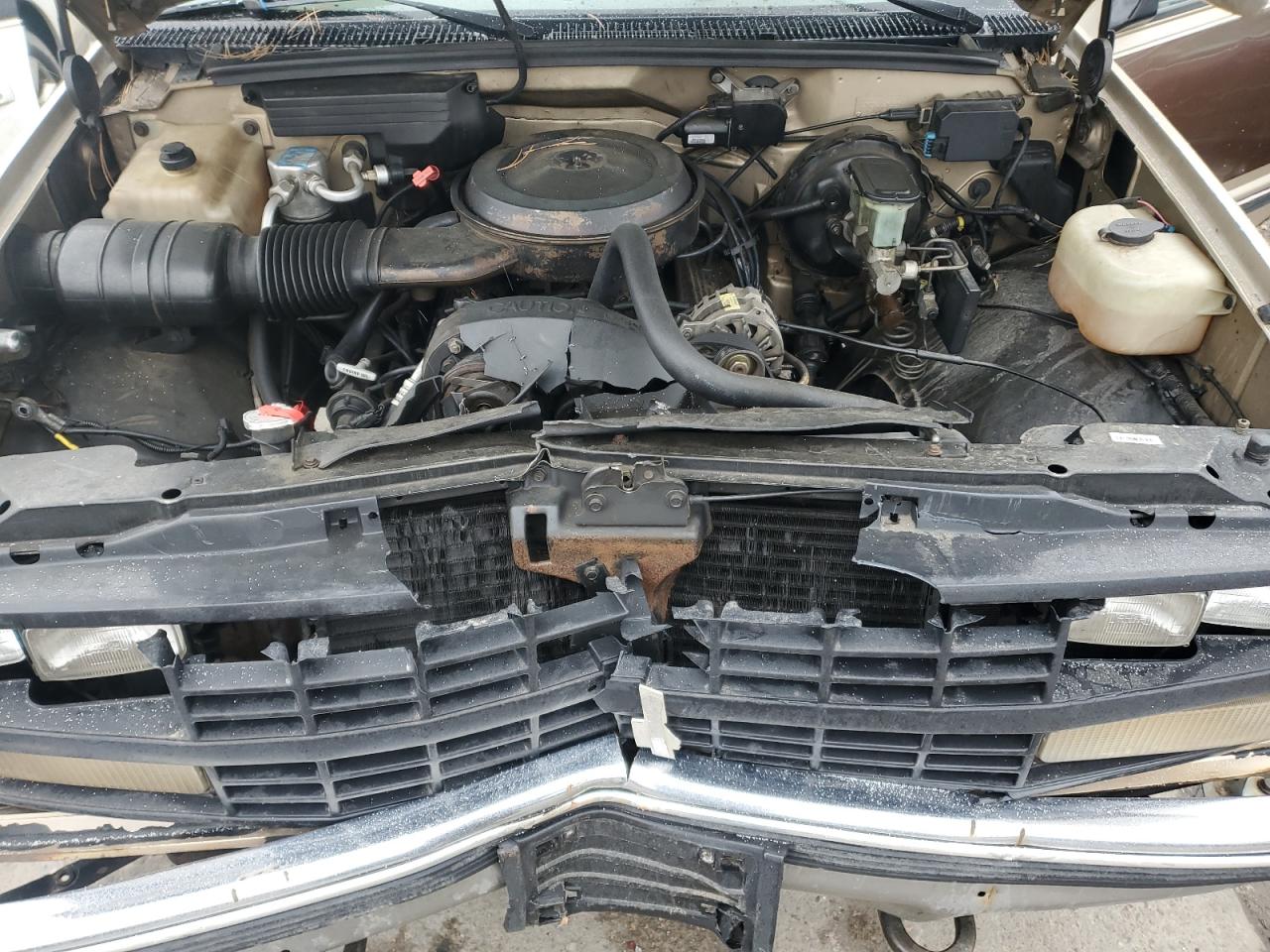 1988 Chevrolet GMT-400 VIN 2GCDK14K8J1236575 Copart auction photo, front end damage thumbnail 11
