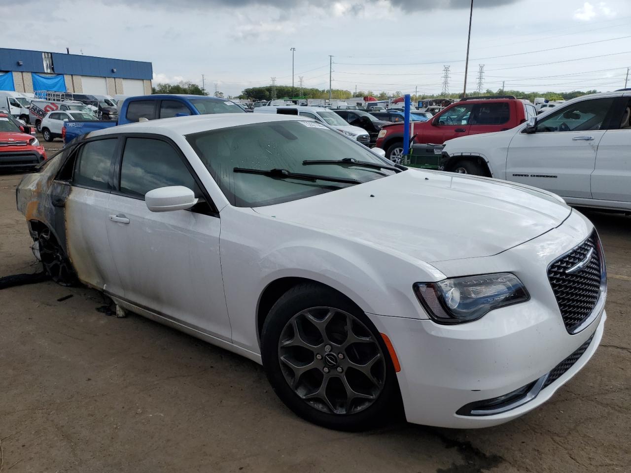 2018 Chrysler 300 VIN 2C3CCAGG6JH149639 Copart auction photo, burn damage thumbnail 4