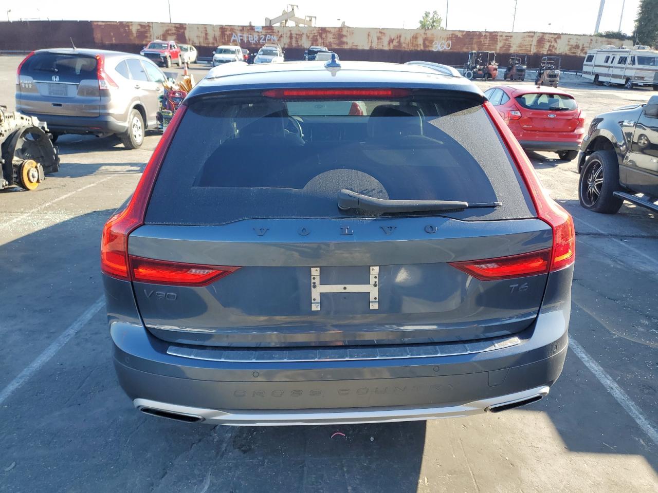 2018 Volvo V90 VIN YV4A22NL7J1028500 Copart auction photo, rear end / side damage thumbnail 6