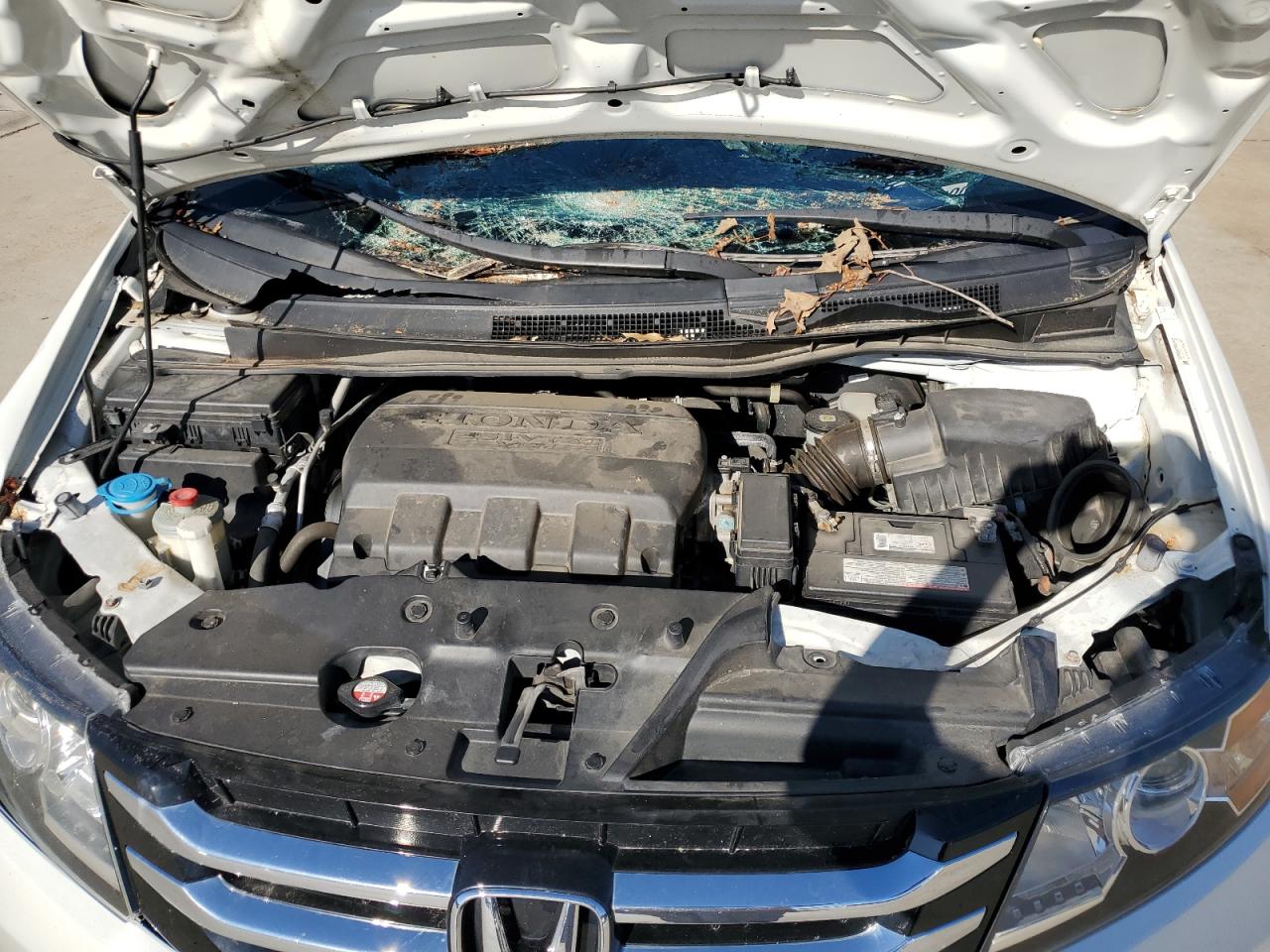 2016 Honda Odyssey VIN 5FNRL5H65GB152758 Copart auction photo, all over damage thumbnail 11